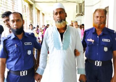 মো. বশিরকে (৪৪)। ছবি : সংগৃহীত