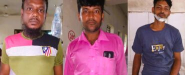 বাম থেকে বাসচালক ঝন্টু আলী, মো. আজমল হোসেন ও হেলপার শাকিব হোসেন। ছবি : সংগৃহীত